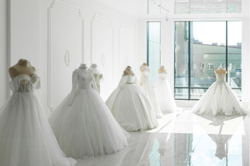 wedding dress showroom