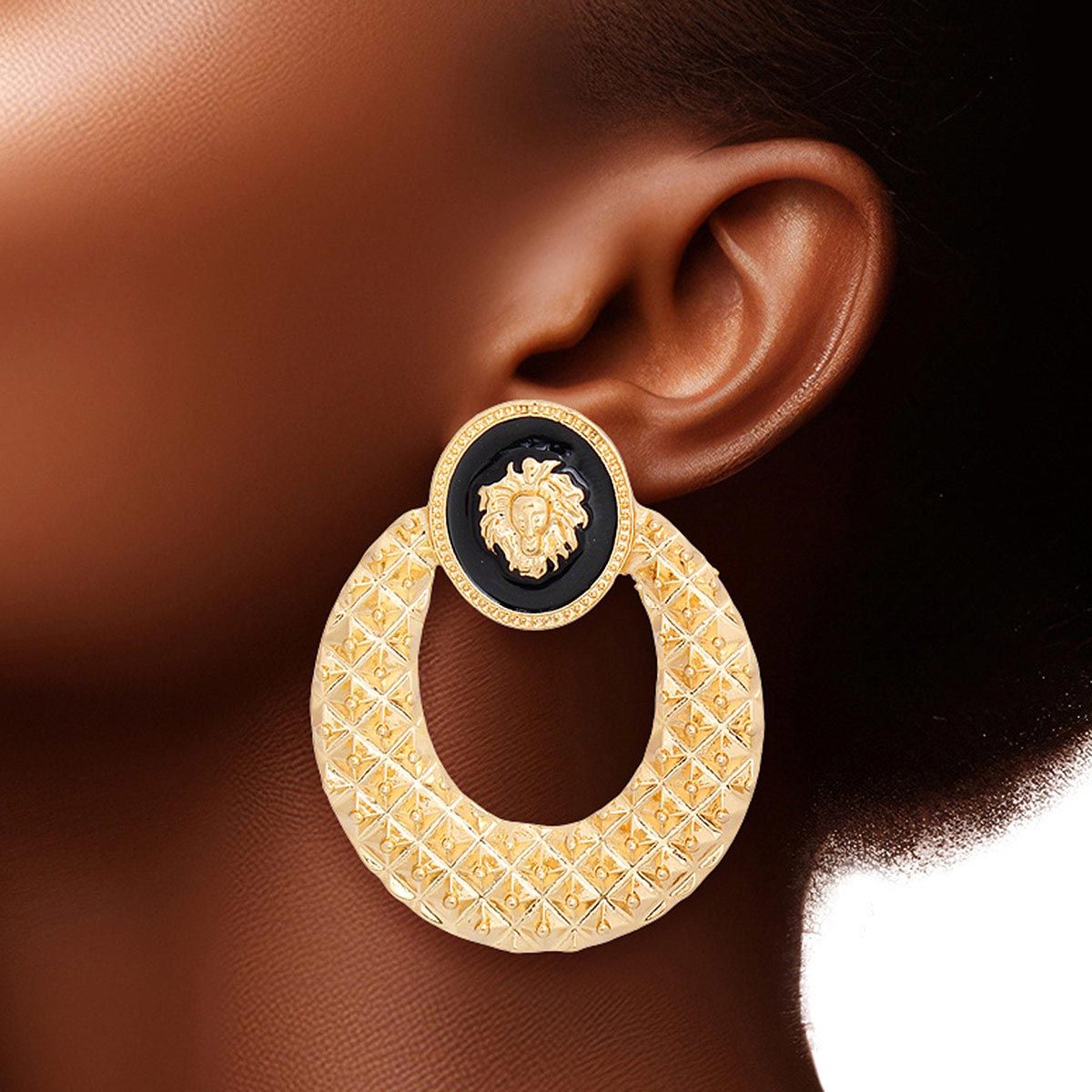 Round Twist Earrings for Women Girls 18K Gold Plated Hoop Earrings - China  Round Twist Earrings and Earrings for Women price | Made-in-China.com