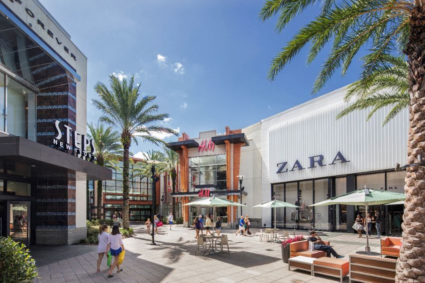 in-store shopping gen-Z in store shopping 2023