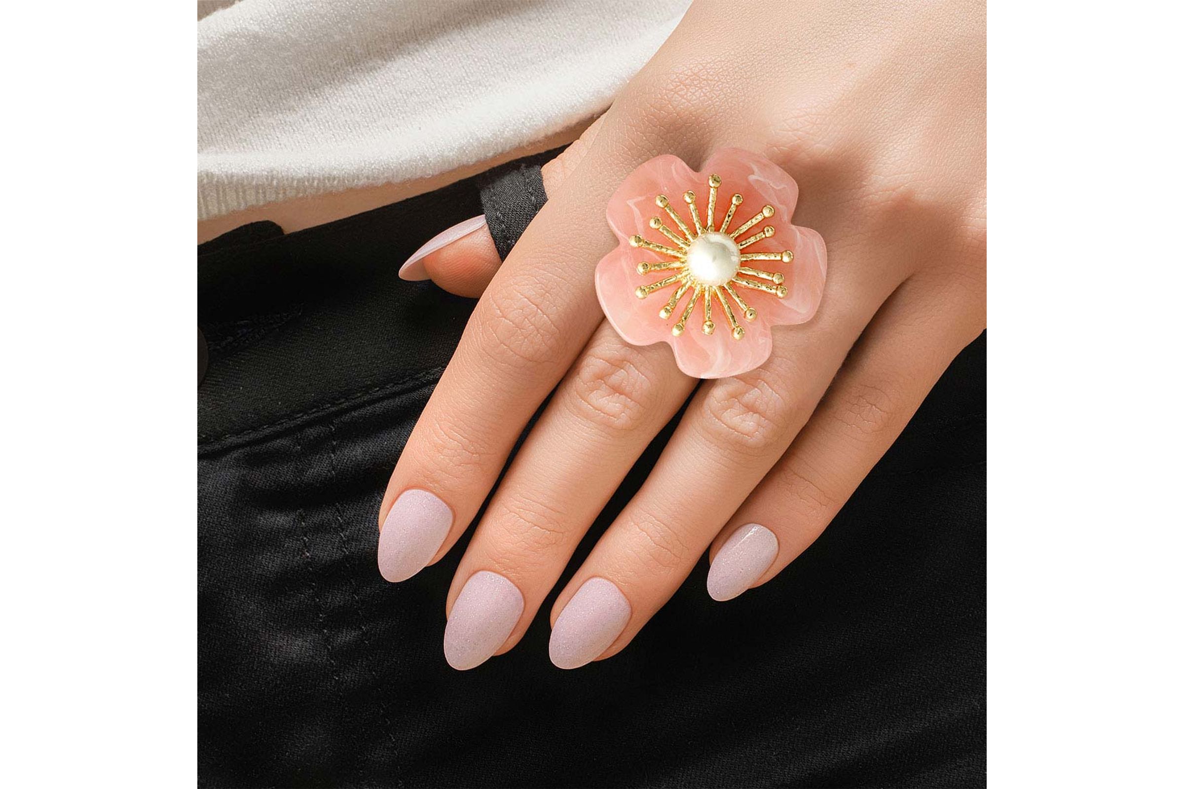 Metal flower ring top