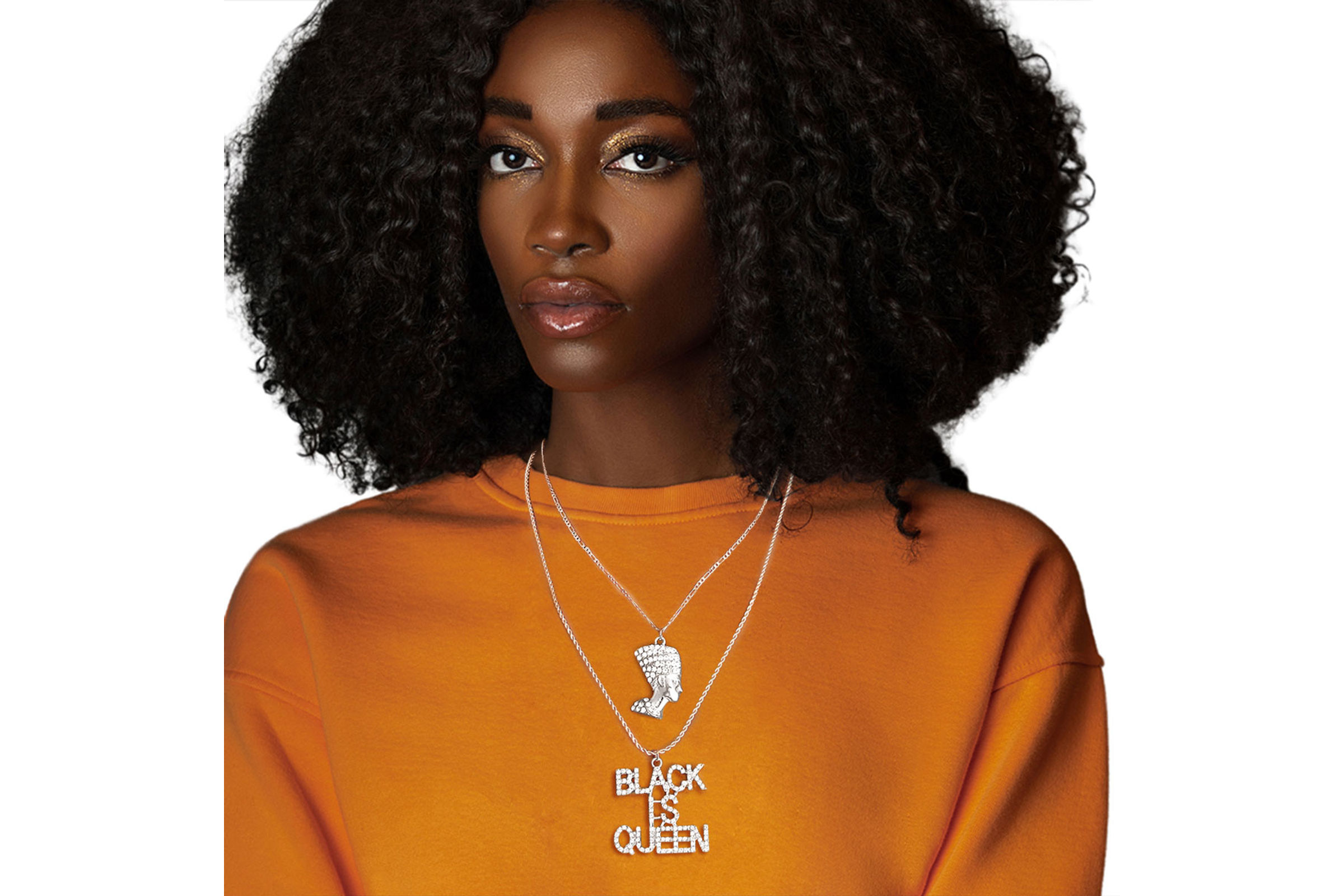 Queen pendant deals necklace