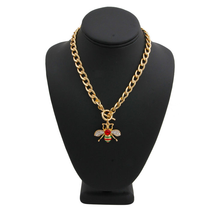 Bee gucci shop necklace