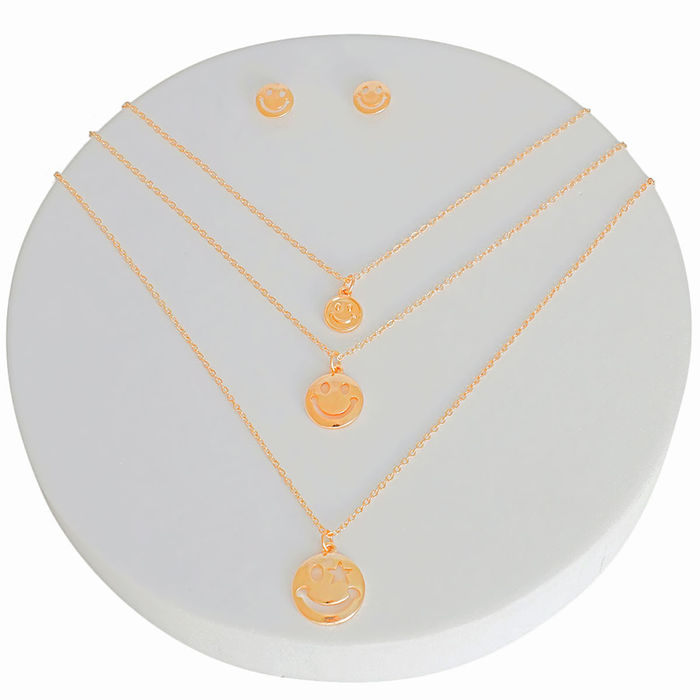 9ct Gold Winking Smiley Face Pendant Necklace | Jewellerybox.co.uk