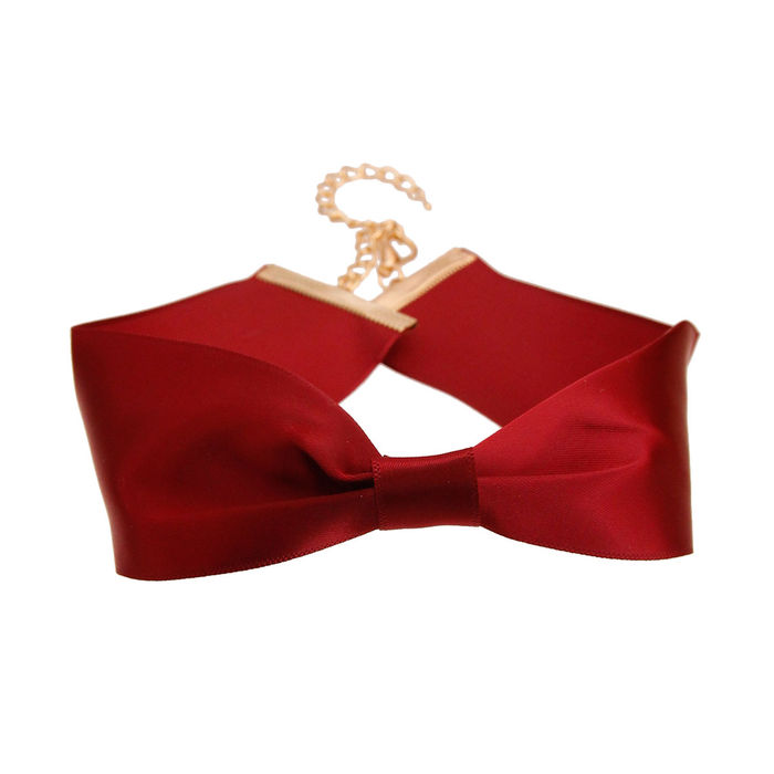 Red deals bow choker